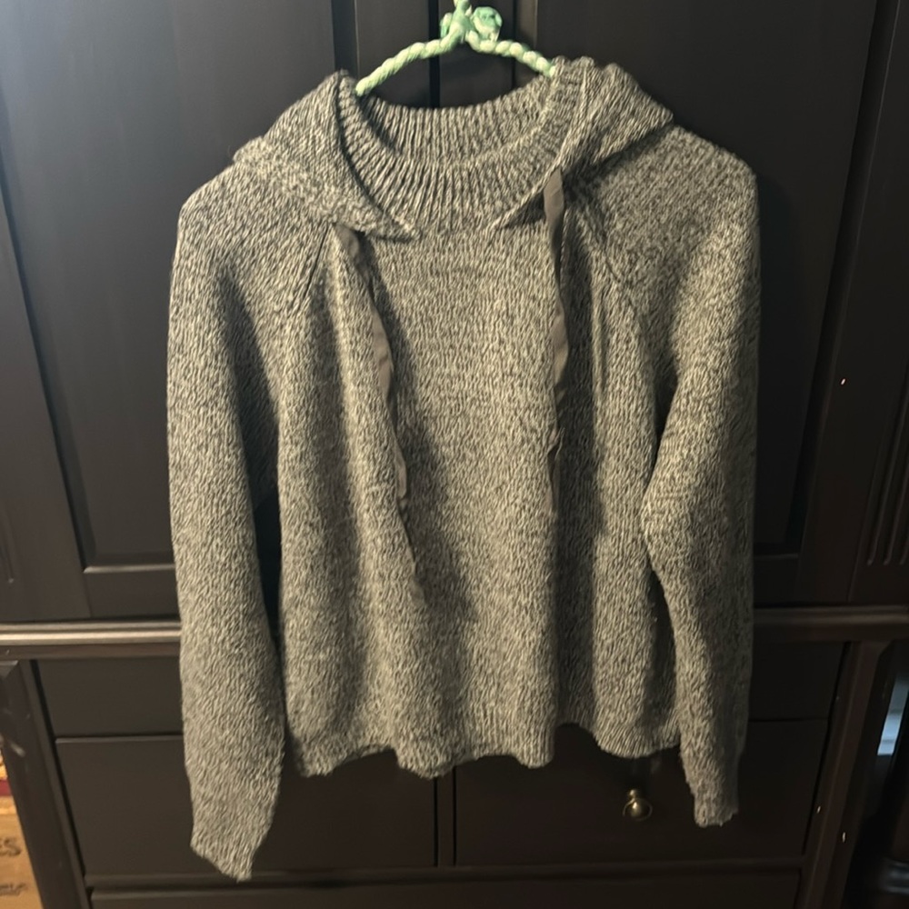 Hooded sweater